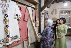 Emine Erdoğan, Özbek Köyü Müzesi ve Konigil Kağıt Fabrikası'nı ziyaret etti