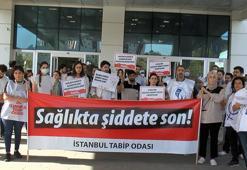Sağlık çalışanlarından 'şiddet' protestosu