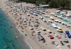Alanya sahillerinde hafta sonu yoğunluğu yaşanıyor