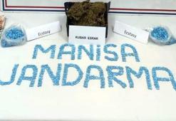Otomobilde 2 bin uyuşturucu hapla yakalanıp, gözaltına alındı