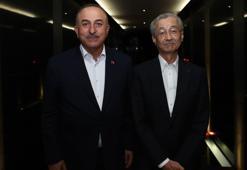 Bakan Çavuşoğlu Türkiye-Japonya İş Konseyi Eşbaşkanı Mitsuoka ile bir araya geldi