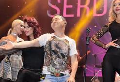 Binlerce seveni 10'uncu kez 'Serdar Ortaç' dedi