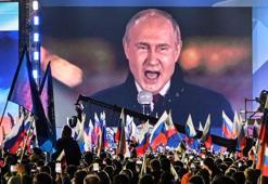 Vladimir Putin Kızıl Meydan'da konuştu: Rusya daha güçlü hale geldi