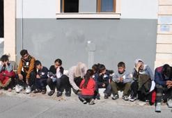 Foça açıklarında, Yunanistan'ın geri ittiği 25 kaçak göçmen kurtarıldı