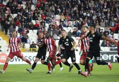 Sivasspor 7 gollü maçta yıkıldı