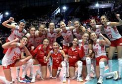Dünya Voleybol Şampiyonası'nda Filenin Sultanları ABD'ye 3-1 kaybetti