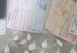 İstanbul’da akıl almaz torbacı düzeneği kamerada: Zuladan kokain fışkırdı