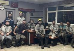Madenci 9 arkadaşıyla çektirdikleri fotoğrafı paylaşıp, 'Geriye bir ben kaldım' yazdı