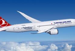 Yolcu taşkınlık yapınca THY pilotu acil iniş yaptı