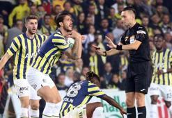 Fenerbahçe-Başakşehir maçında çok konuşulan karar! Hakem Zorbay Küçük'e oyuncular ve taraftarlardan tepki...