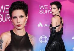 Halsey geceye kıyafetiyle damga vurdu!