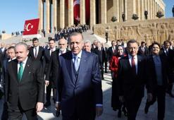 Devlet erkanı Anıtkabir'de! Cumhurbaşkanı Erdoğan'dan TOGG vurgusu