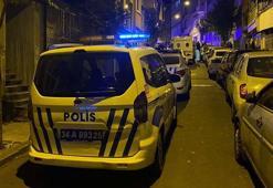 Dur ihtarına uymayan sürücü, polis memurunu kaputun üzerinde götürdü