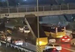 Tuzla'da kamyon damperi üst geçide takılı kaldı