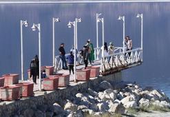 Çekilme olan Burdur Gölü'nde iskele, 18 metre uzaklaştı