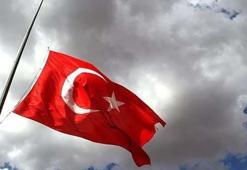 10 Kasım bayrak asılır mı? 10 Kasım bayrak yarıya iner mi, evlere, işyerlerine, binalara 10 Kasım’da bayrak asılır mı?