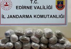 Edirne’de, Yunanistan’dan getirilen 55 kilo skunk ele geçirildi