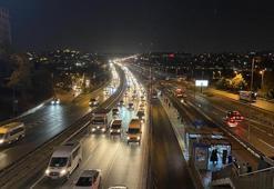 İstanbul’da okullar açıldı, trafik yoğunluğu başladı