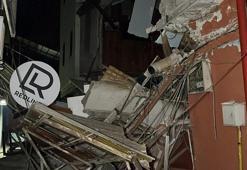 Düzce'de depremin ardından bir iş yeri yıkıldı