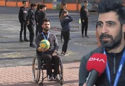 Beden eğitimi öğretmeni engelleri öğrencileriyle aşıyor
