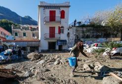 İtalya'da Ischia Adası'nda kurtarma çalışmaları sürüyor