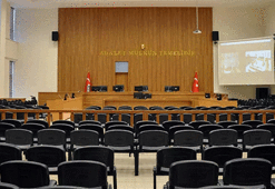 Kapatılan Zaman gazetesi yazarlarına hapis cezası