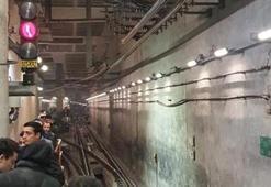 Metro arızalandı, vatandaşlar isyan etti