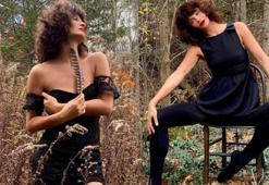 Helena Christensen evinin bahçesinden cesur bir poz paylaştı!