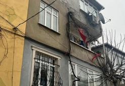 Sultanbeyli'de 2 çocuğuyla balkondan atladı