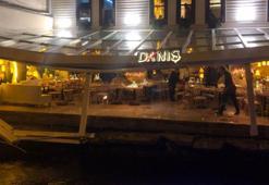 Bebek'te restoranın olduğu iskele çöktü, denize düşenler oldu