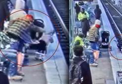 Annesinin yanında duran 3 yaşındaki çocuğu tren raylarına attı! Gözler önünde dehşet