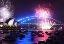 Dünya 2023'e 'merhaba' diyor! Yeni Zelanda yeni yıla girdi