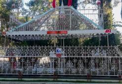 Eşine 'türbe' gibi mezar yapıp, aydınlatma direğinden çektiği elektrikle aydınlattı