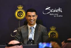 Cristiano Ronaldo, görkemli törenle Al Nassr’a imza attı
