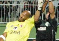 Aslında Anelka'nın elle attığı golden sonra bu kararı almalıydı!