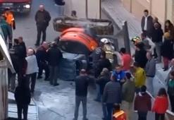İzmir’de faciadan dönüldü: Yıkım sırasında iş makinesi 3. kattan düştü