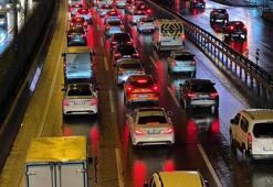 İstanbul'da haftanın son iş gününde trafik yoğunluğu yaşandı