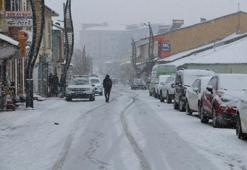 Karlıova'da kar kalınlığı 15 santimetreye ulaştı