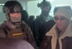30 yıldır aranan mafya babasının evinden lüks kıyafet ve parfümler çıktı
