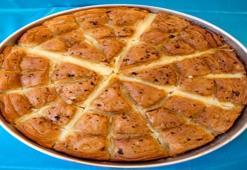 Bu Börek diğerlerinden çok farklı! Hem çıtır çıtır hem de tatlı! Laz Böreği nasıl yapılır?