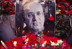 24 Ocak 1993'de Uğur Mumcu evinin önünde katledildi