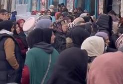 Bursa'da ucuzluk çılgınlığı... Kadınlar birbirini ezdi