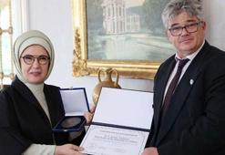 Emine Erdoğan'a Uluslararası Apiterapi Federasyonunca 'Dr. Beck Ödülü' takdim edildi