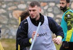 Depremi hisseder hissetmez balkondan atladı Barış Başdaş hastaneye kaldırıldı