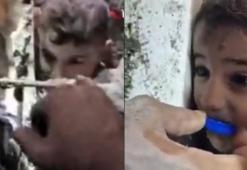 Muhammed bebek mucizesi! Enkaz altında şişe kapağıyla su içirdiler