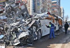 Otel enkazındaki 43 rehberden 10'u öldü, 19'u kurtarıldı, 14'ü aranıyor