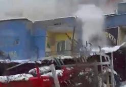 Depremin anı kamerada! Binalar peş peşe böyle yıkıldı
