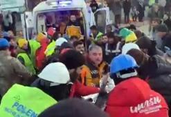 Depremden 5 gün sonra kurtarıldı, elindeki tespihle enkazdan çıkarıldı