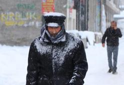 Van'da kar yağışı! 67 yerleşim yerine ulaşım yok