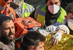 248 saat sonra enkazdan sağ çıkan Aleyna Ölmez dünya basınında gündem oldu
